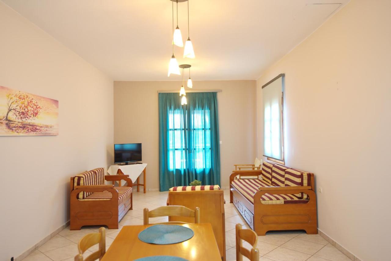 פטיטיריון Kavos Apartments מראה חיצוני תמונה