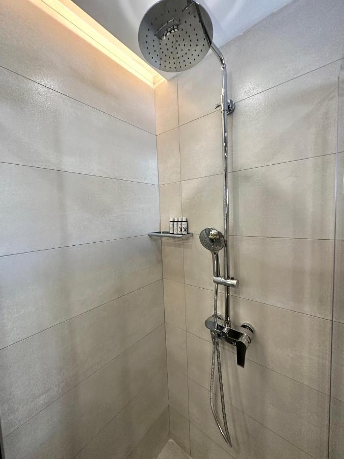 פטיטיריון Kavos Apartments Alonissos מראה חיצוני תמונה
