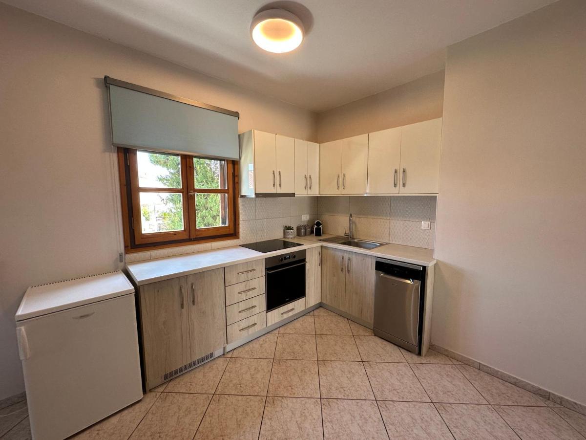 פטיטיריון Kavos Apartments Alonissos מראה חיצוני תמונה