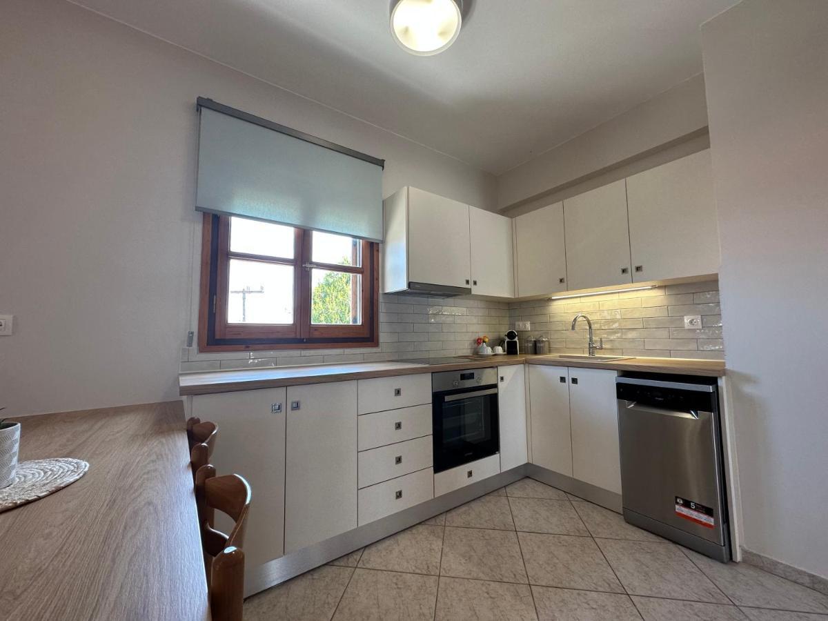 פטיטיריון Kavos Apartments Alonissos מראה חיצוני תמונה