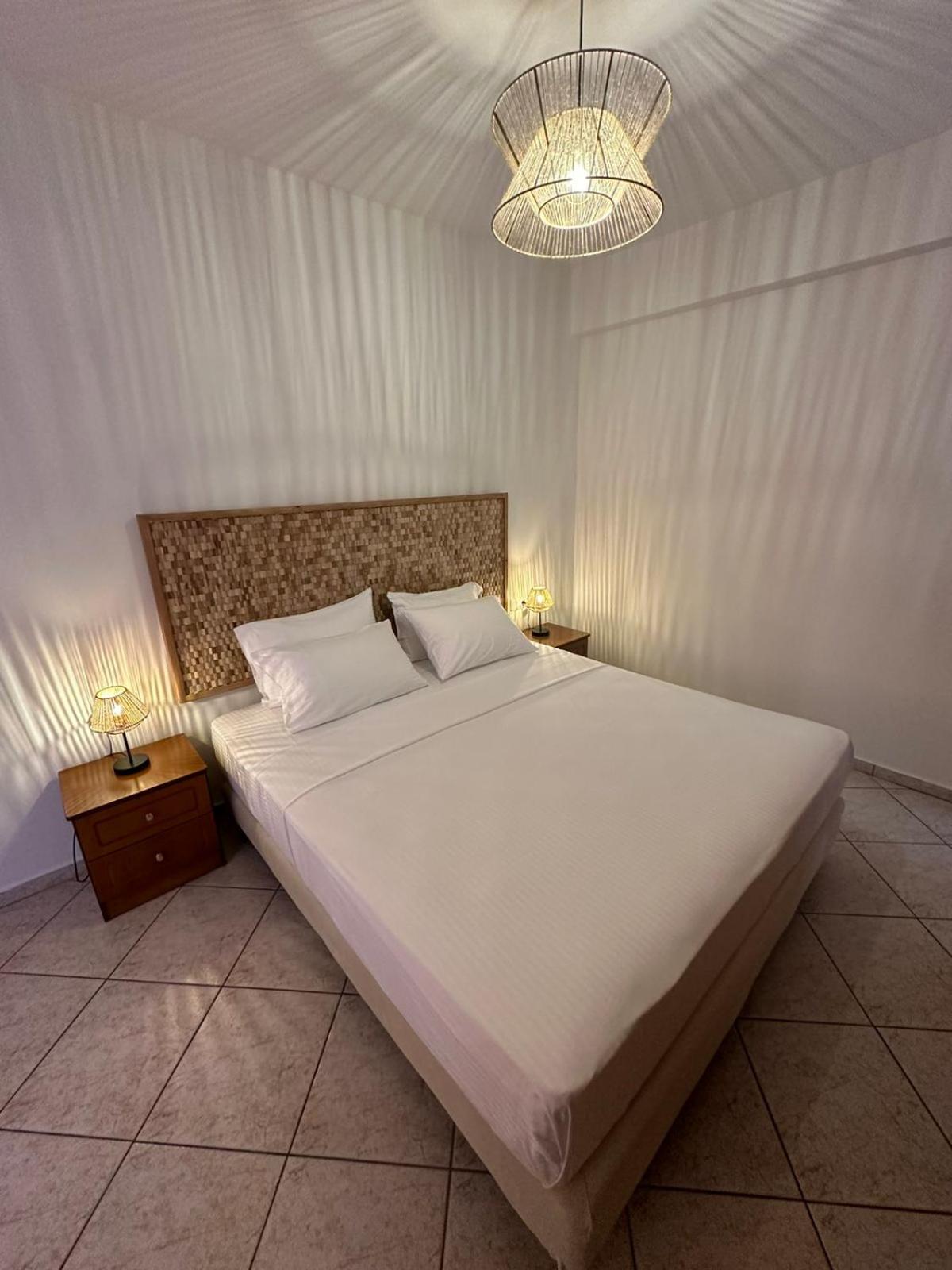 פטיטיריון Kavos Apartments Alonissos מראה חיצוני תמונה