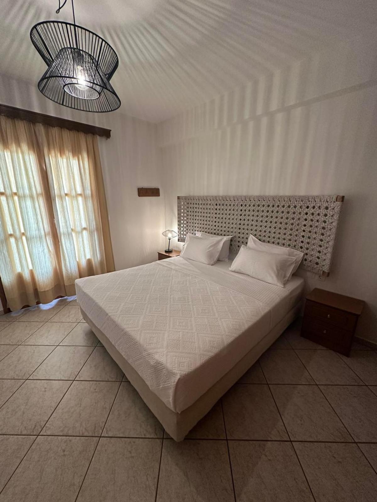 פטיטיריון Kavos Apartments Alonissos מראה חיצוני תמונה